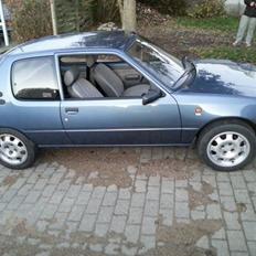 Peugeot 205