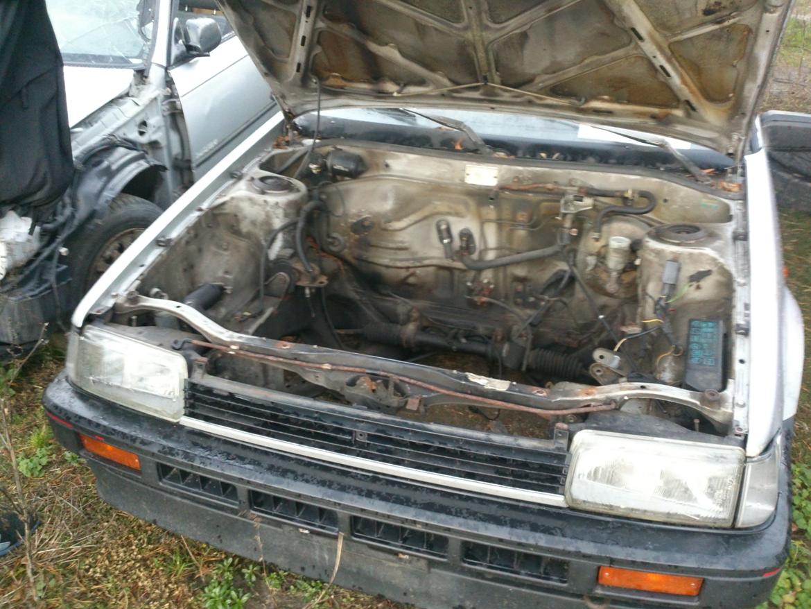 Toyota Corolla - Var li forbi skrotteren, Motor og Gear var sku blevet solgt til udlandet, Solid gammel spand:D billede 16