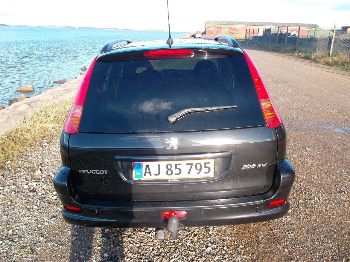 Peugeot 206 1,6 S 16 SW     Totalskadet billede 4