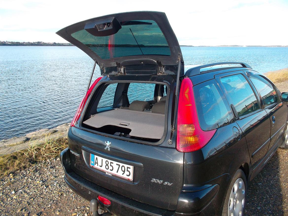 Peugeot 206 1,6 S 16 SW     Totalskadet - Kun bagruden billede 8