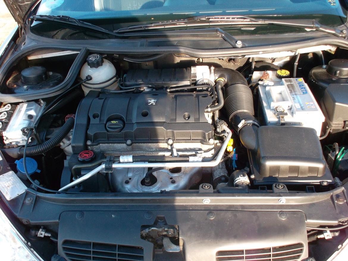 Peugeot 206 1,6 S 16 SW     Totalskadet billede 14