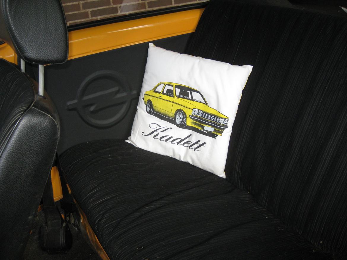 Opel Kadett C Limo - hjemmelavede "dørbeklædninger" i bag 1,0 billede 7