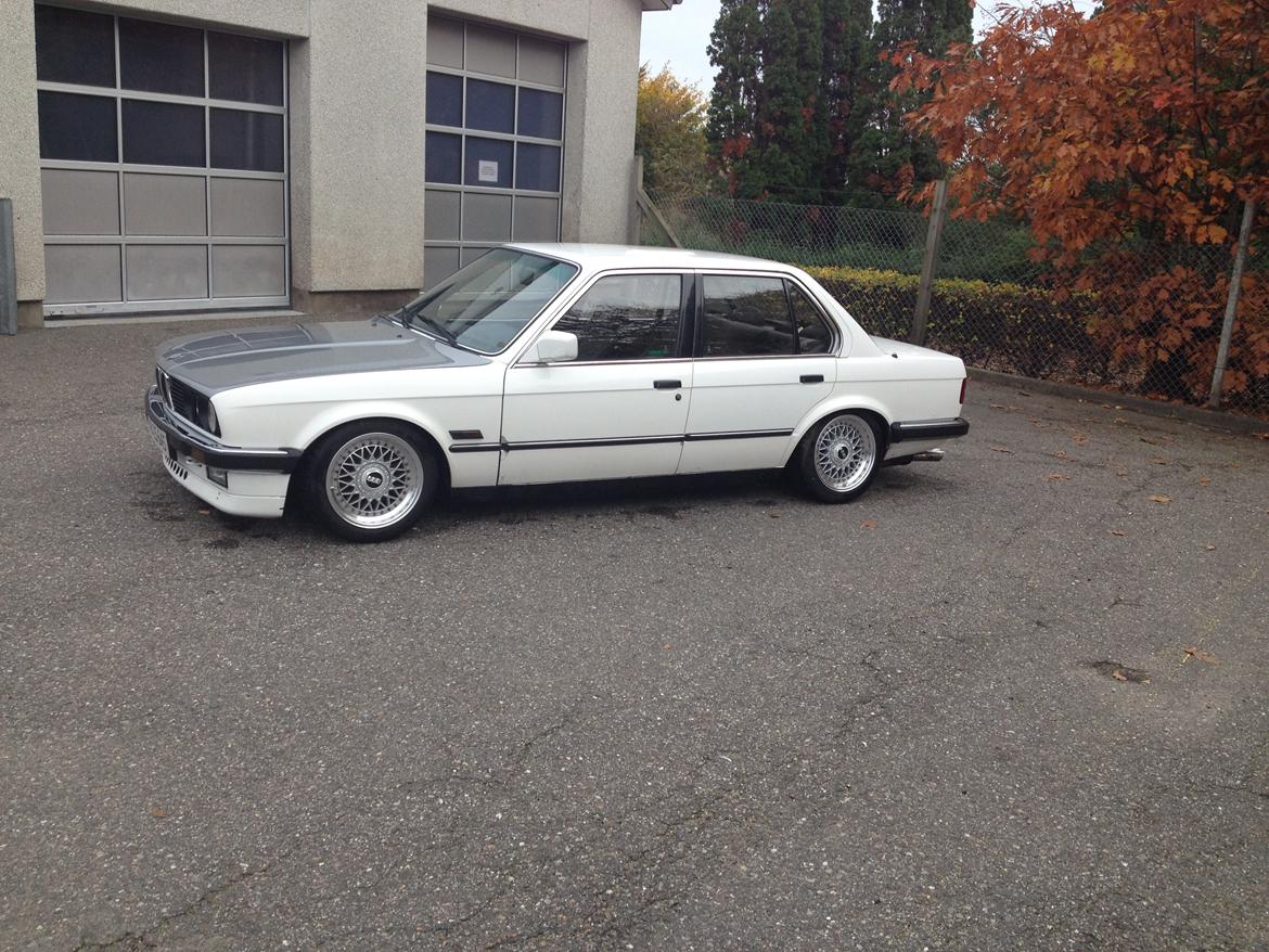 BMW E30 320I billede 20