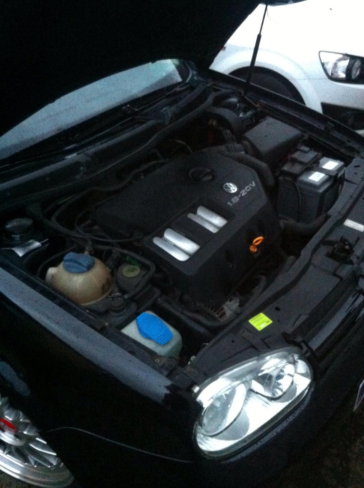 VW Golf IV 1.8 Highline Aut. billede 8