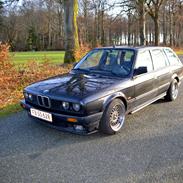 BMW E30 320i Touring