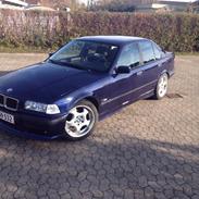 BMW E36 320i