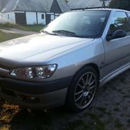 Peugeot 306