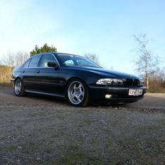 BMW E39 528i aut