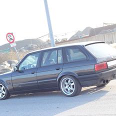 BMW E30 325i