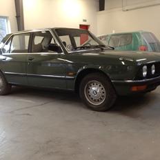 BMW E28 520i