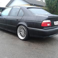 BMW BMW E39 528I