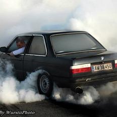 BMW E30 320i 2 dørs "DØD"