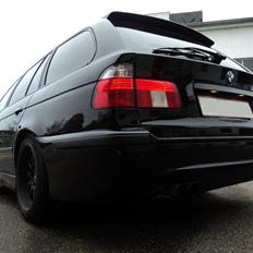 BMW 528i