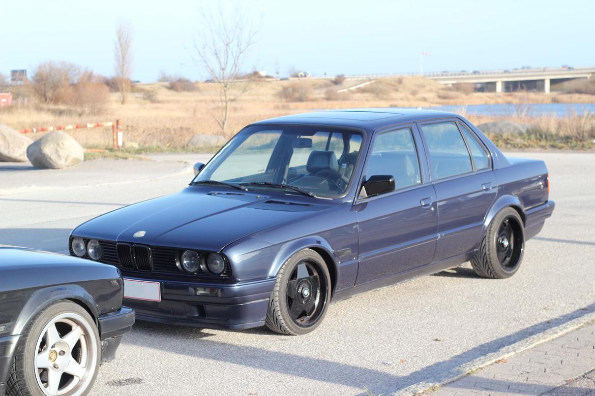 BMW E30 325i billede 2