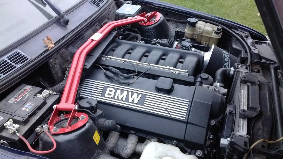 BMW E30 328i 2 dørs billede 6