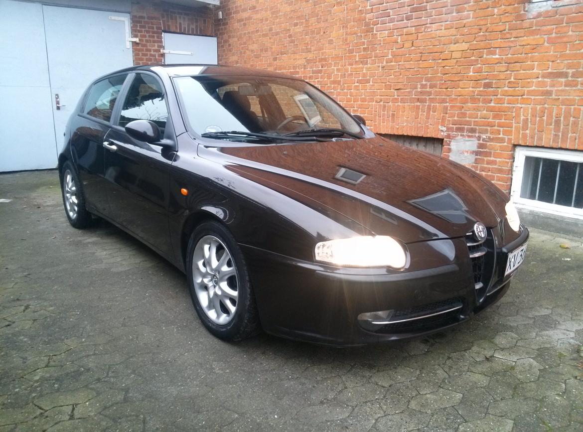 Alfa Romeo 147 SOLGT billede 4