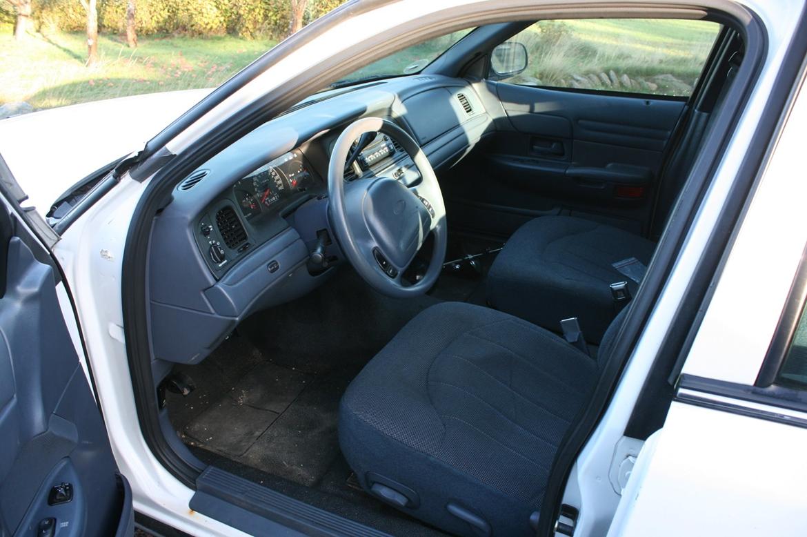 Ford Crown Victoria - Police Interceptor - Interiøret foran billede 4