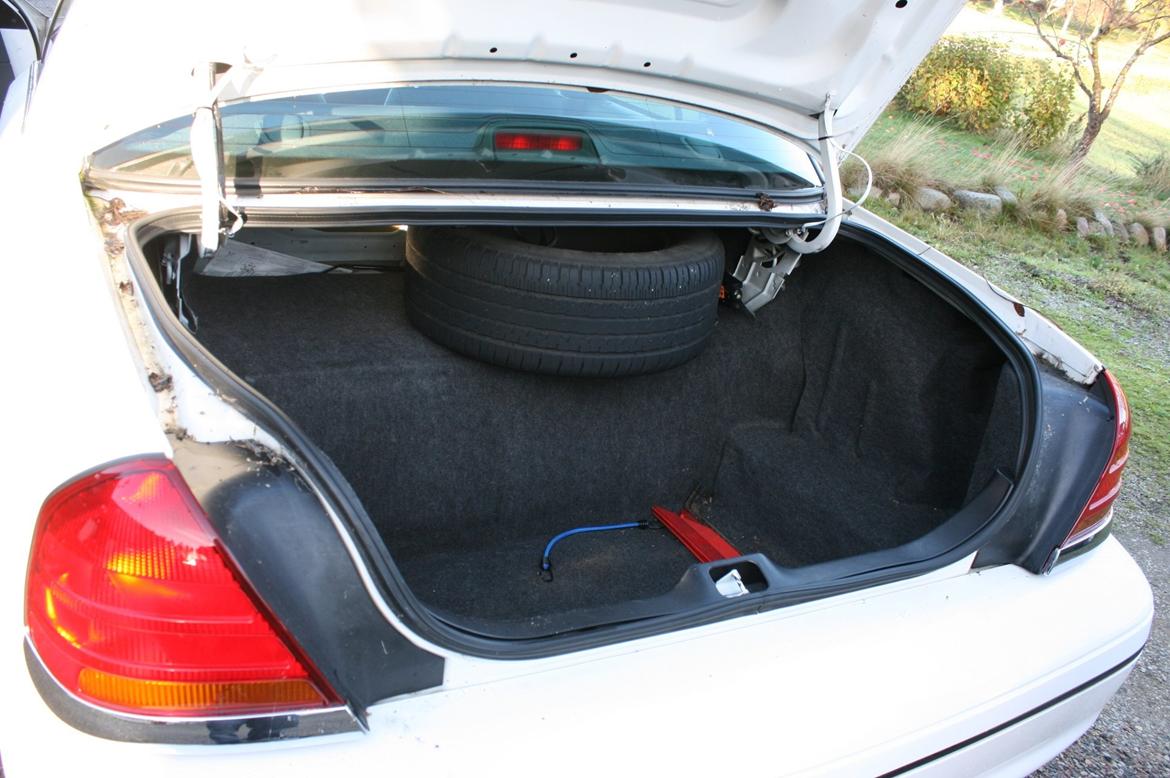 Ford Crown Victoria - Police Interceptor - Det enorme bagagerum :) billede 7