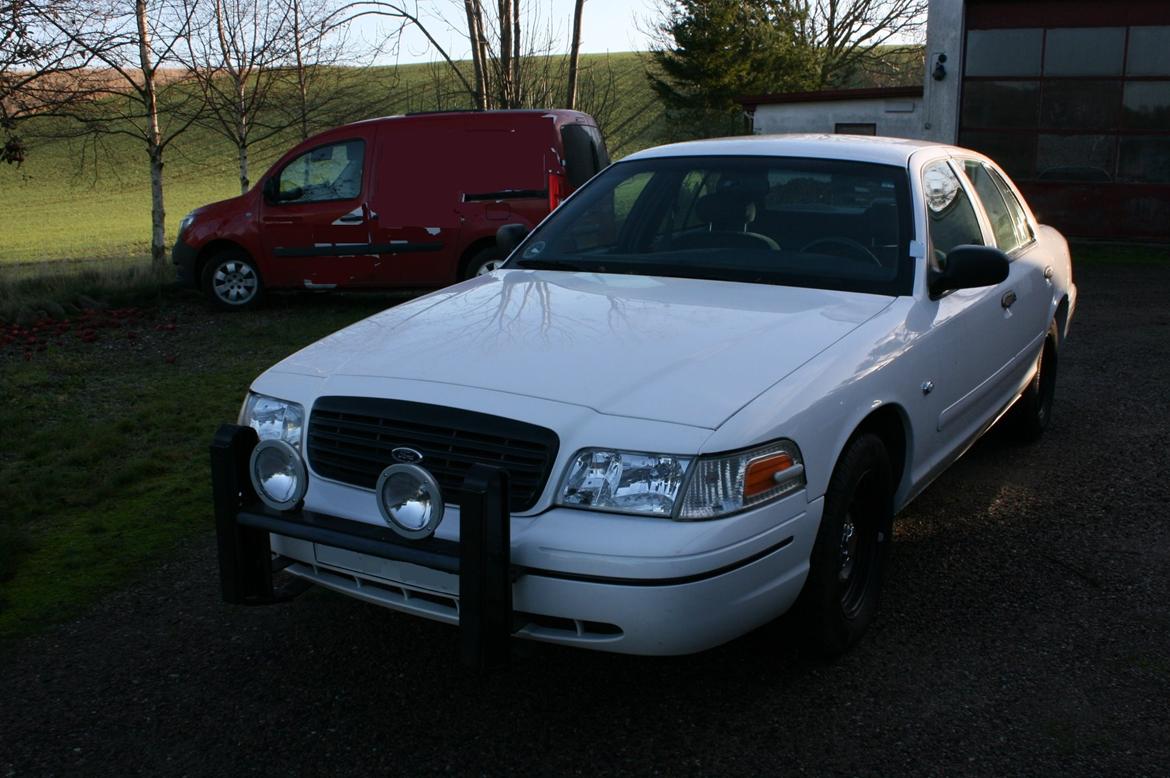 Ford Crown Victoria - Police Interceptor - Ude af garagen, og lige før vi kørte til syn d. 8 november billede 11