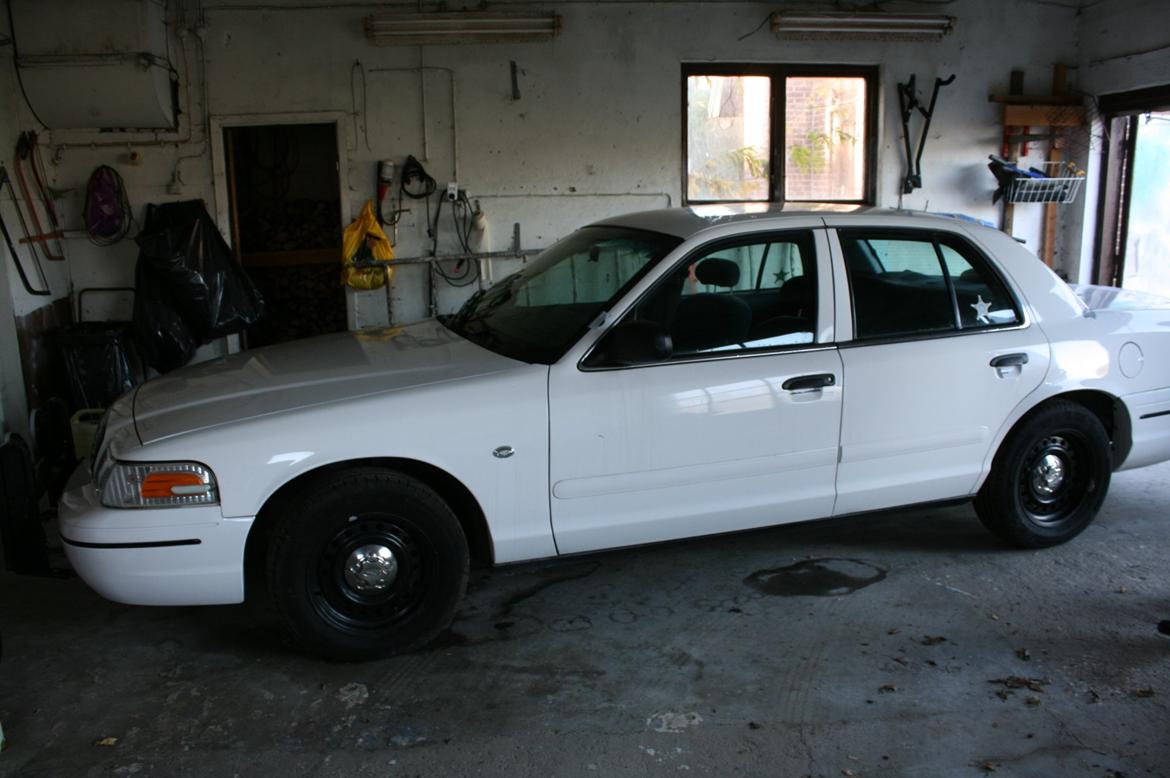 Ford Crown Victoria - Police Interceptor - Her stod den og ventede på mig :) billede 12