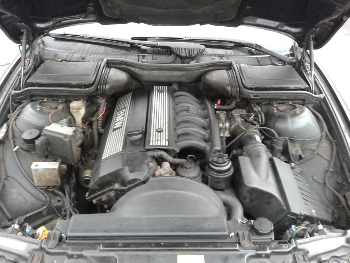 BMW BMW E39 528I billede 6