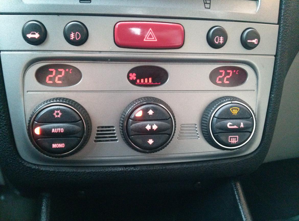 Alfa Romeo 147 SOLGT billede 9