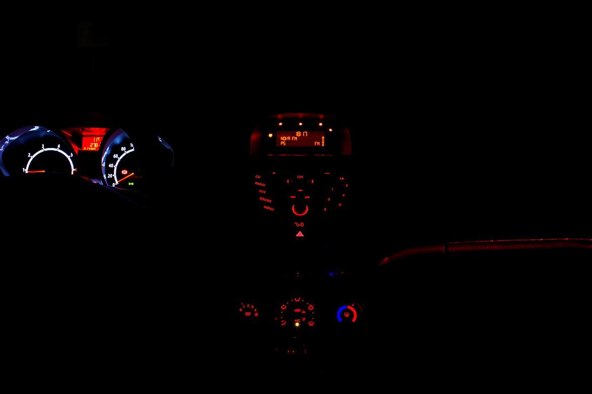Ford Fiesta mk7 1,6 Titanium van - og i mørke billede 21
