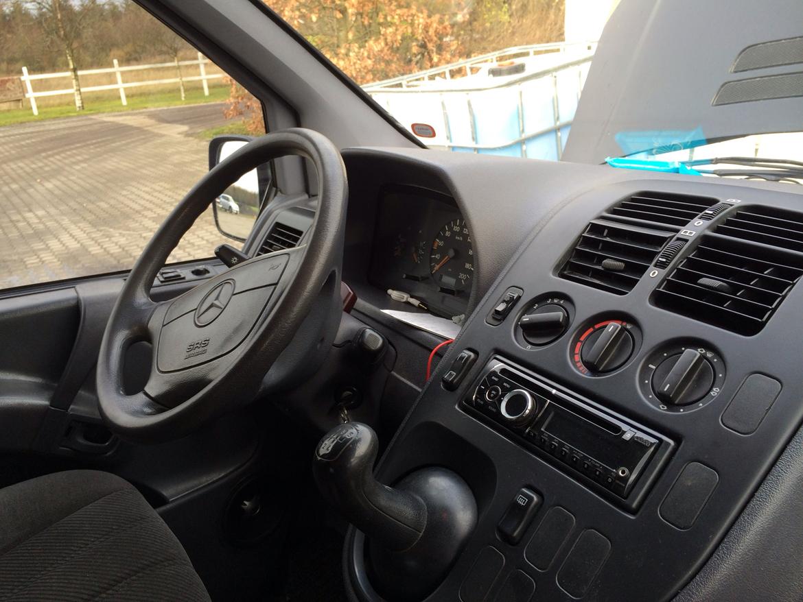 Mercedes Benz Vito 110D billede 16