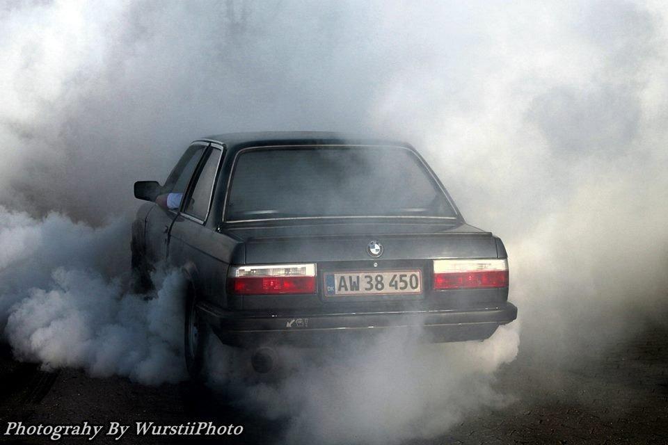 BMW E30 320i 2 dørs "DØD" billede 2