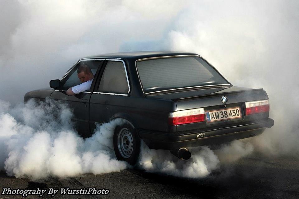 BMW E30 320i 2 dørs "DØD" billede 3