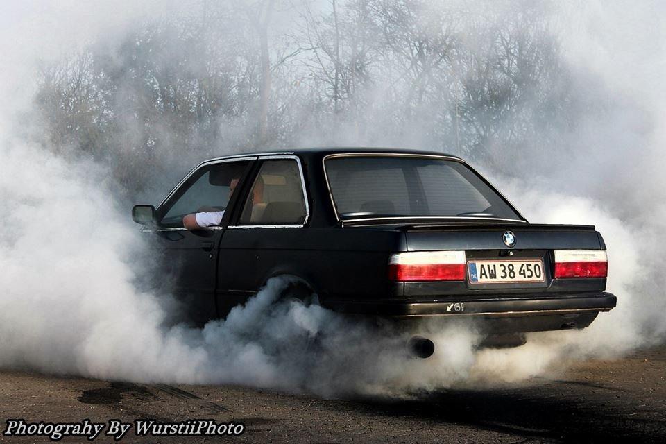 BMW E30 320i 2 dørs "DØD" billede 1