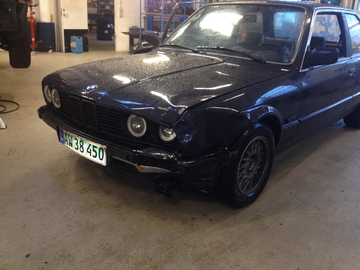 BMW E30 320i 2 dørs "DØD" billede 12