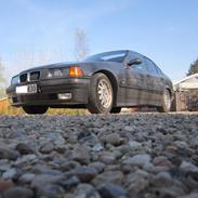 BMW E36 320i Sedan