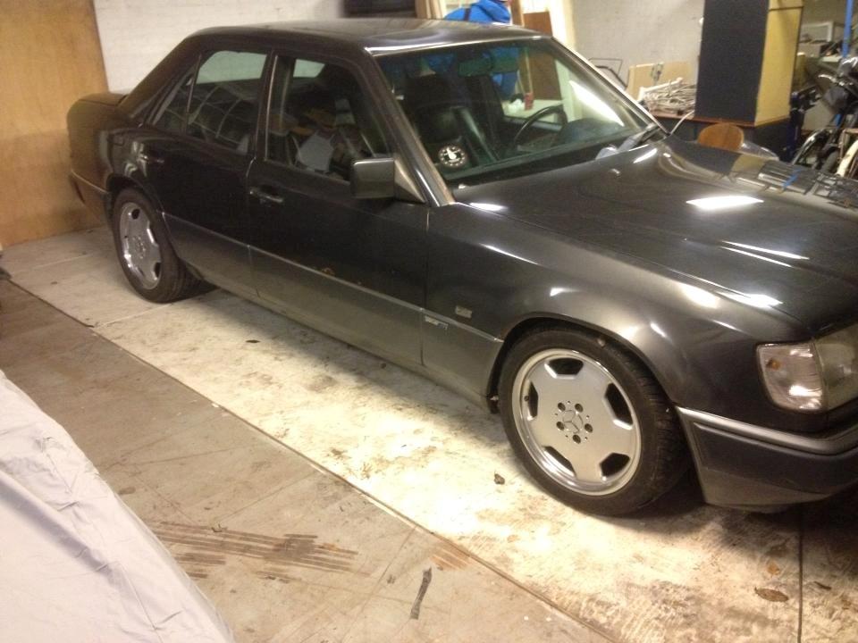 Mercedes Benz W124 300 E-24 billede 27