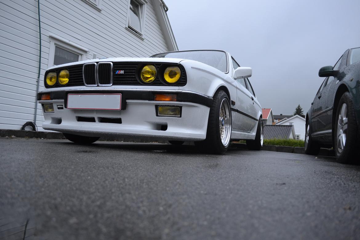 BMW E30 320i billede 8