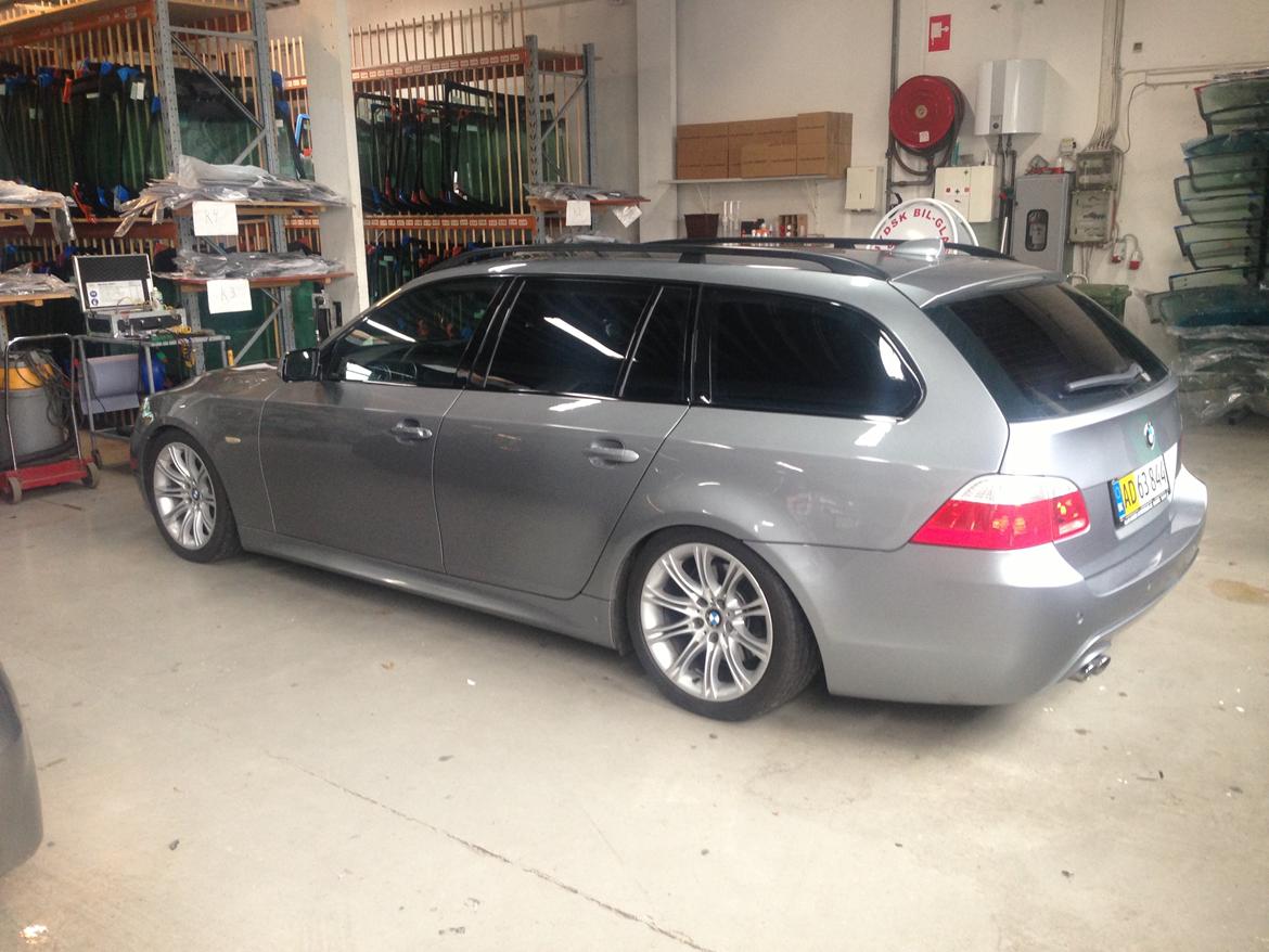 BMW E61 525d med panorama tag billede 7