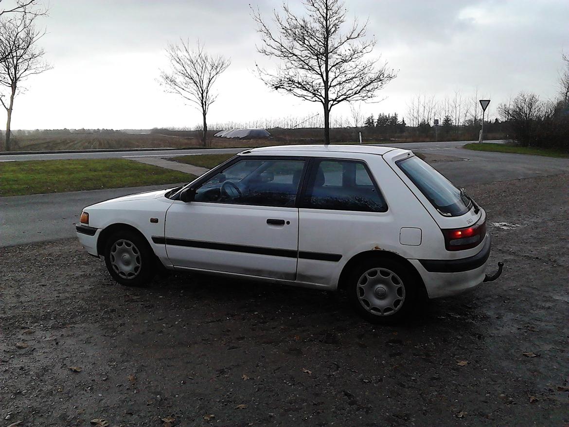 Mazda 323 Hatchback billede 4