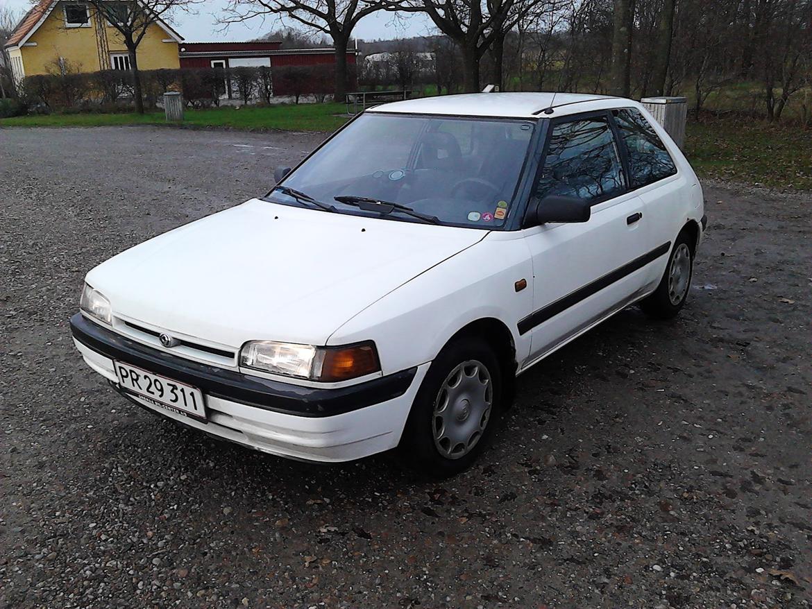 Mazda 323 Hatchback billede 5