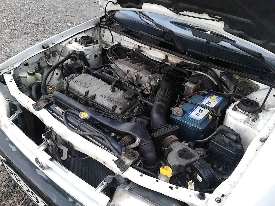 Mazda 323 Hatchback billede 11