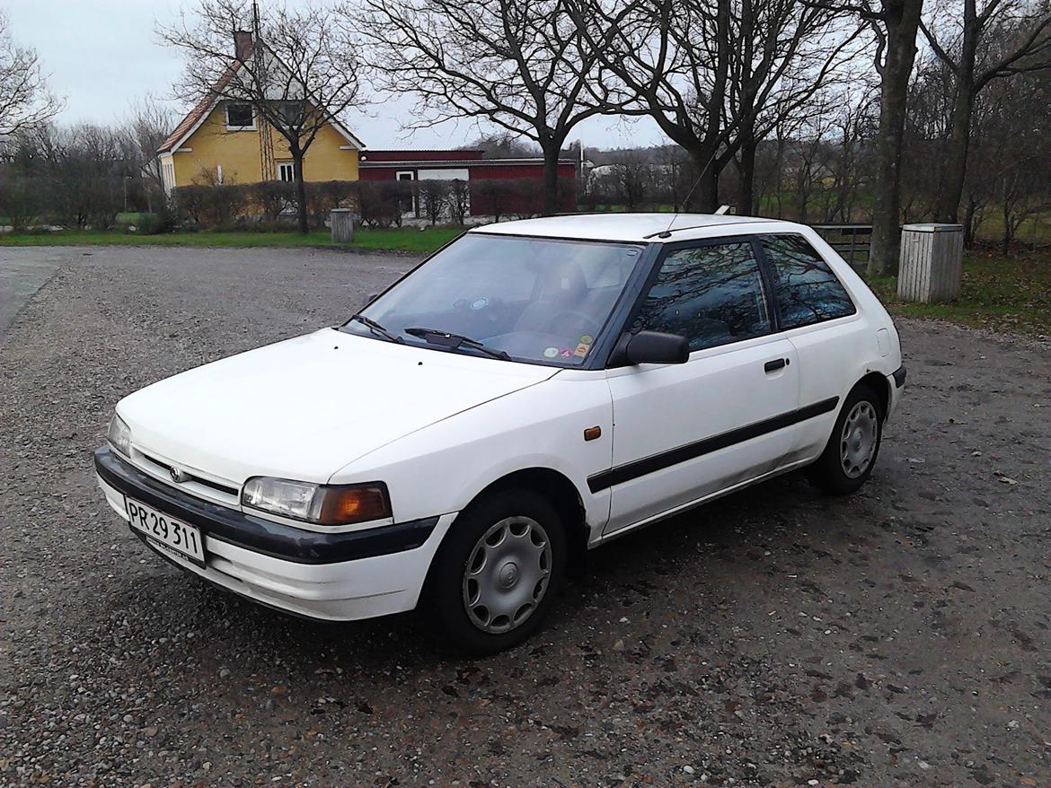 Mazda 323 Hatchback billede 12