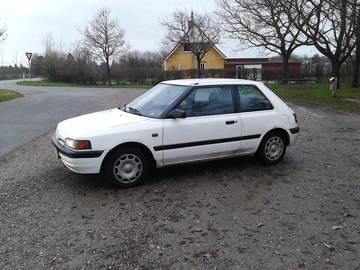Mazda 323 Hatchback billede 13