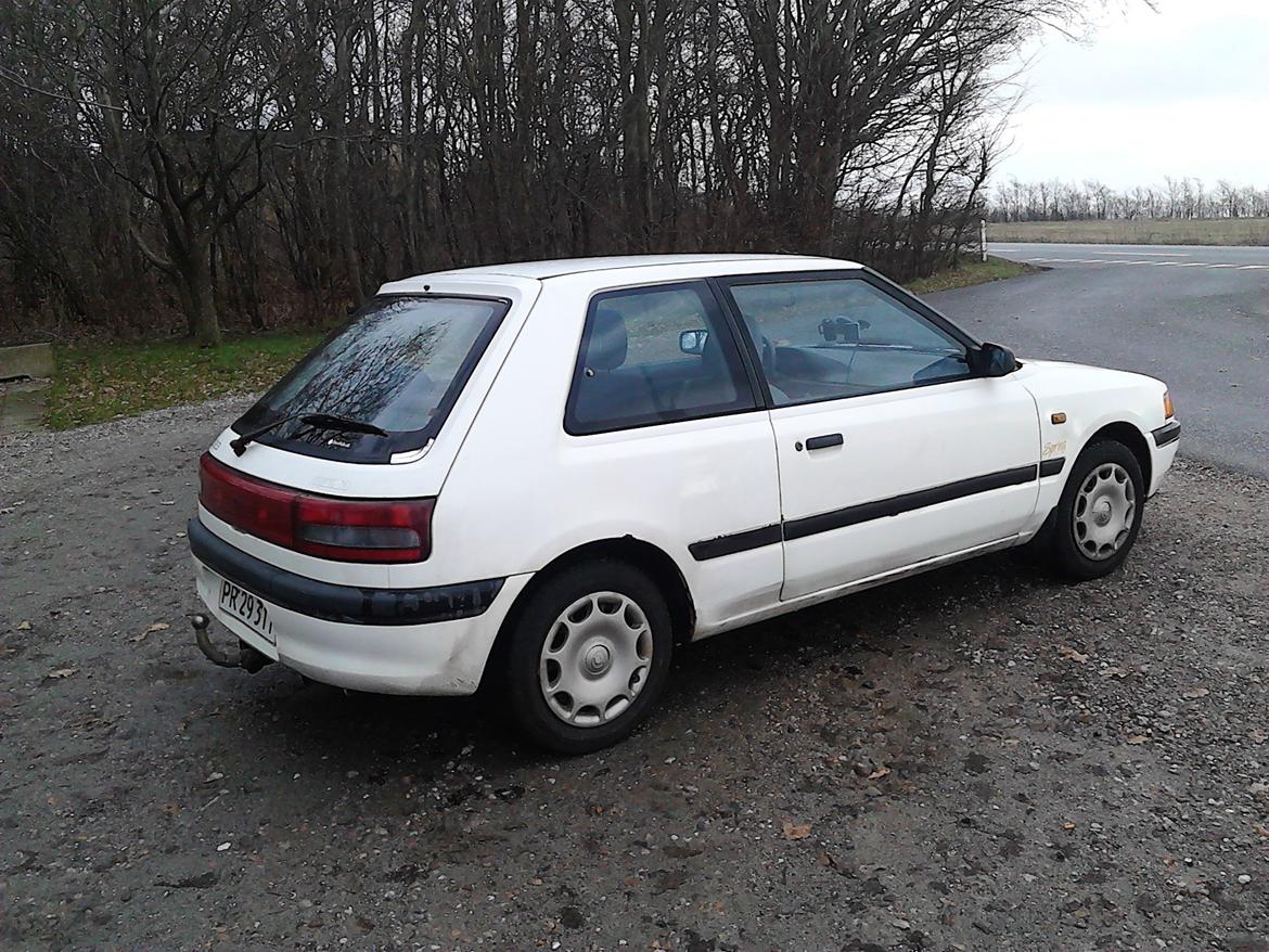 Mazda 323 Hatchback billede 15
