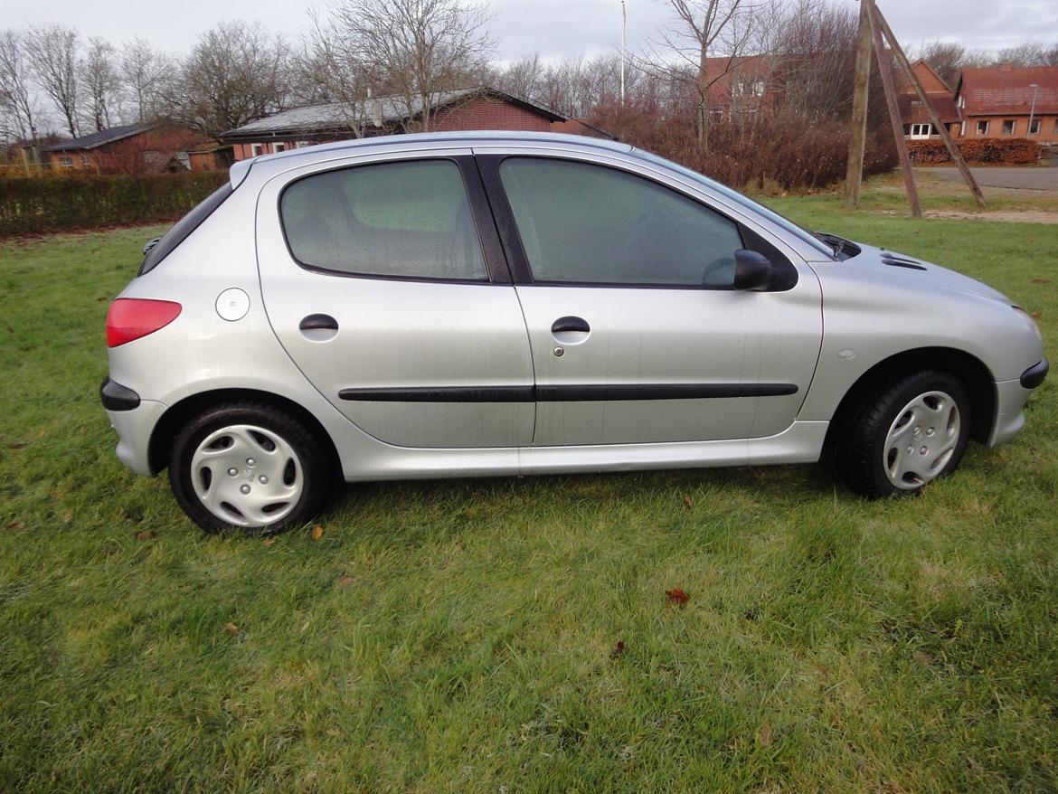 Peugeot 206 1,6 xr billede 2