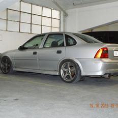 Opel vectra b facelift sedan
