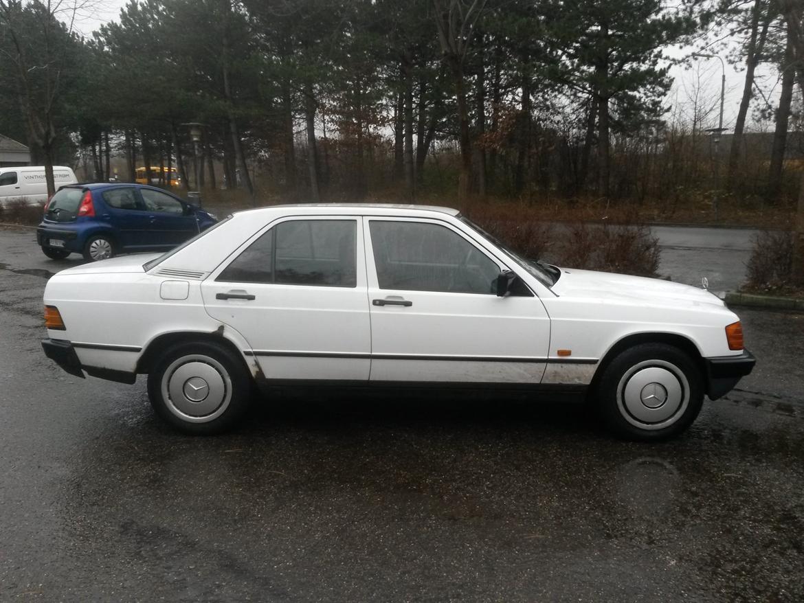 Mercedes Benz 190E billede 4