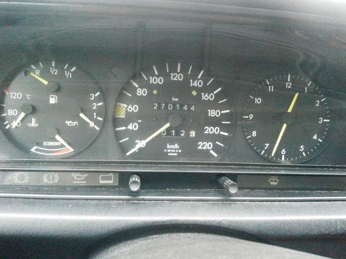 Mercedes Benz 190E billede 23