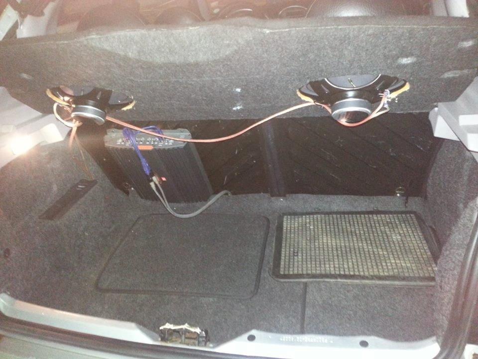 Peugeot 206 Grand Tourisme "SOLGT" - Pioneer højtalere
&
JBL forstærker. billede 4