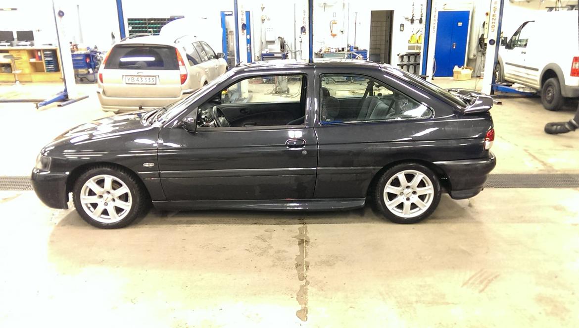 Ford Escort RS2000. Solgt!  billede 15