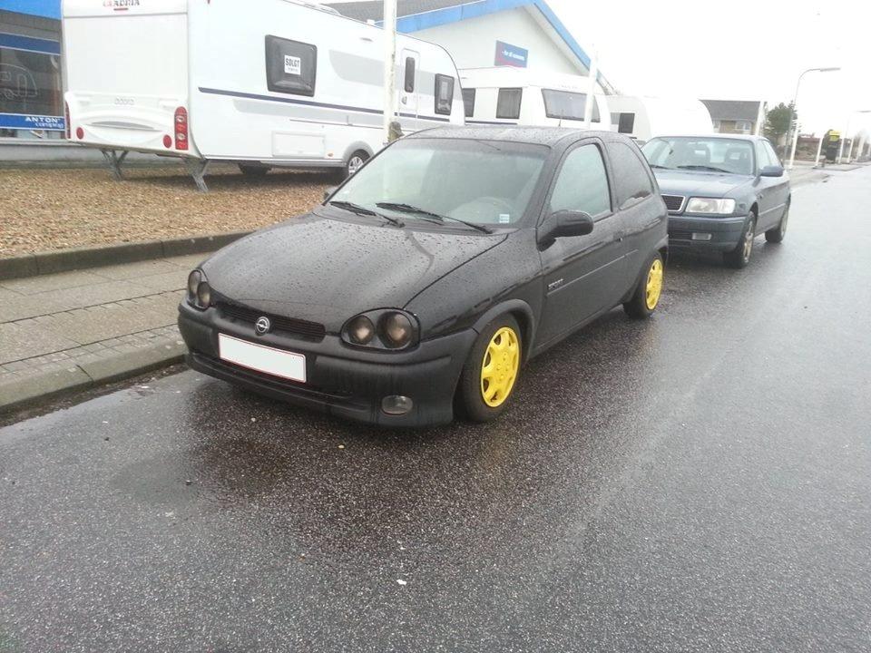 Opel Corsa b Sport - Som den står lige nu. efter jeg har fået den igen... billede 1