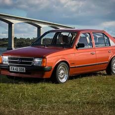 Opel Kadett D 1,3 berlina